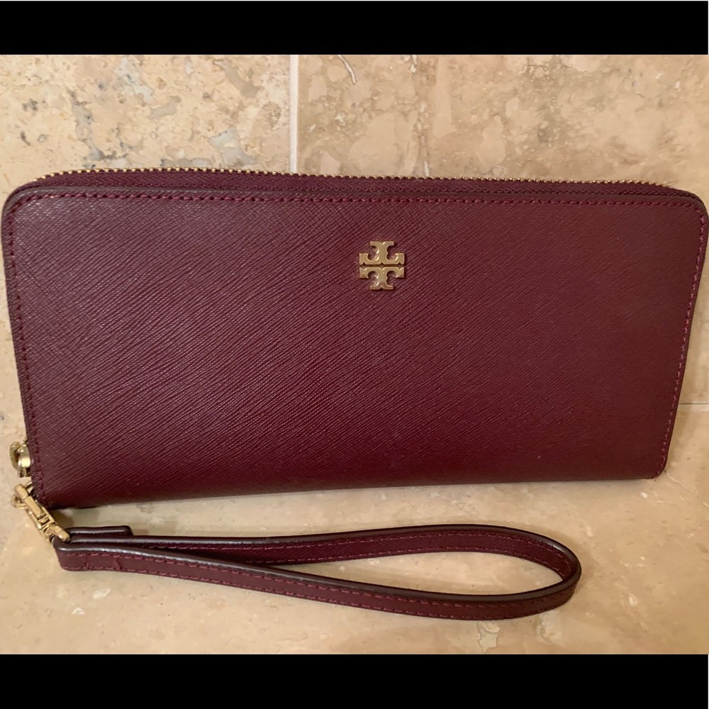 Tori Burch Robinson Zip Continental Wallet